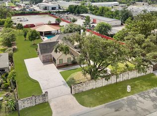 13635 Reeveston Rd, Houston, TX 77039