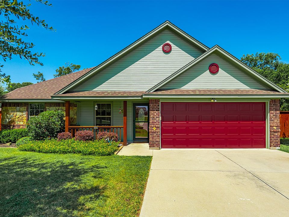 1st image of 1221 Eagle Lake Dr