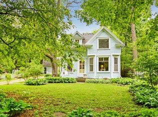 3570 Montgomerie Ave, Deephaven, MN 55391