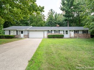 8921 Norman Dr, Jenison, MI 49428