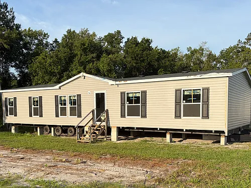 154 SW Harrington Gln Photo 1
