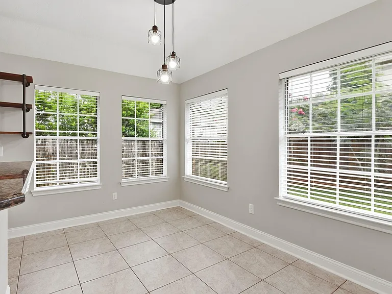 1813 Oak Wood Dr E — Photo 22