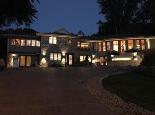 1601 McCarthy Rd, Eagan, MN 55121