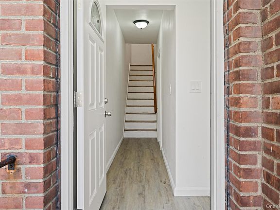 3rd image of 3946 Amundson Avenue