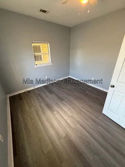 2 bed, 1.0 bath, 672 sqft, $1,200 — Photo 4