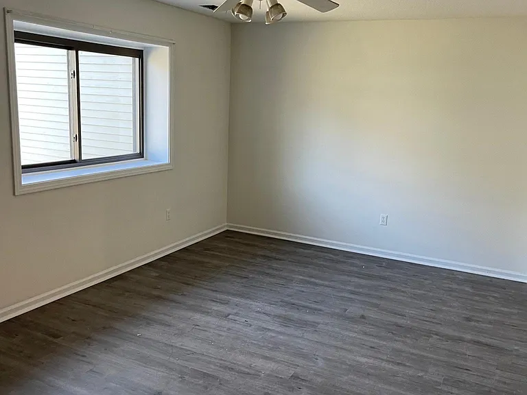 705 Summer Hill Dr — Photo 8
