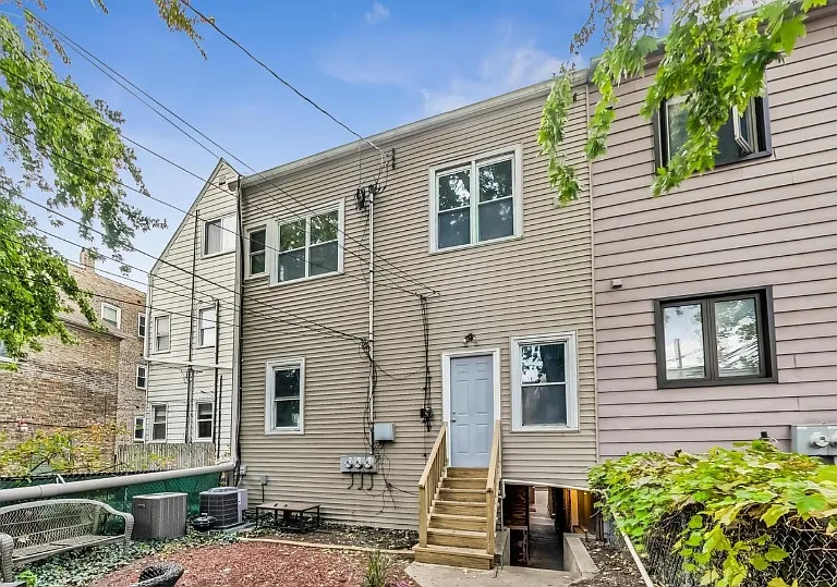 1460 W Irving Park Rd #2 — Photo 16