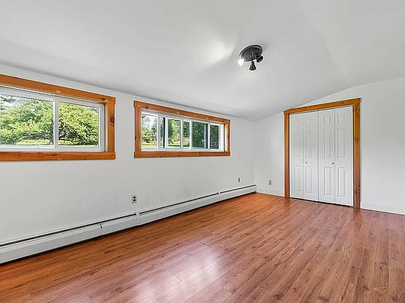 4th image of 17 Windy Meadows Dr
