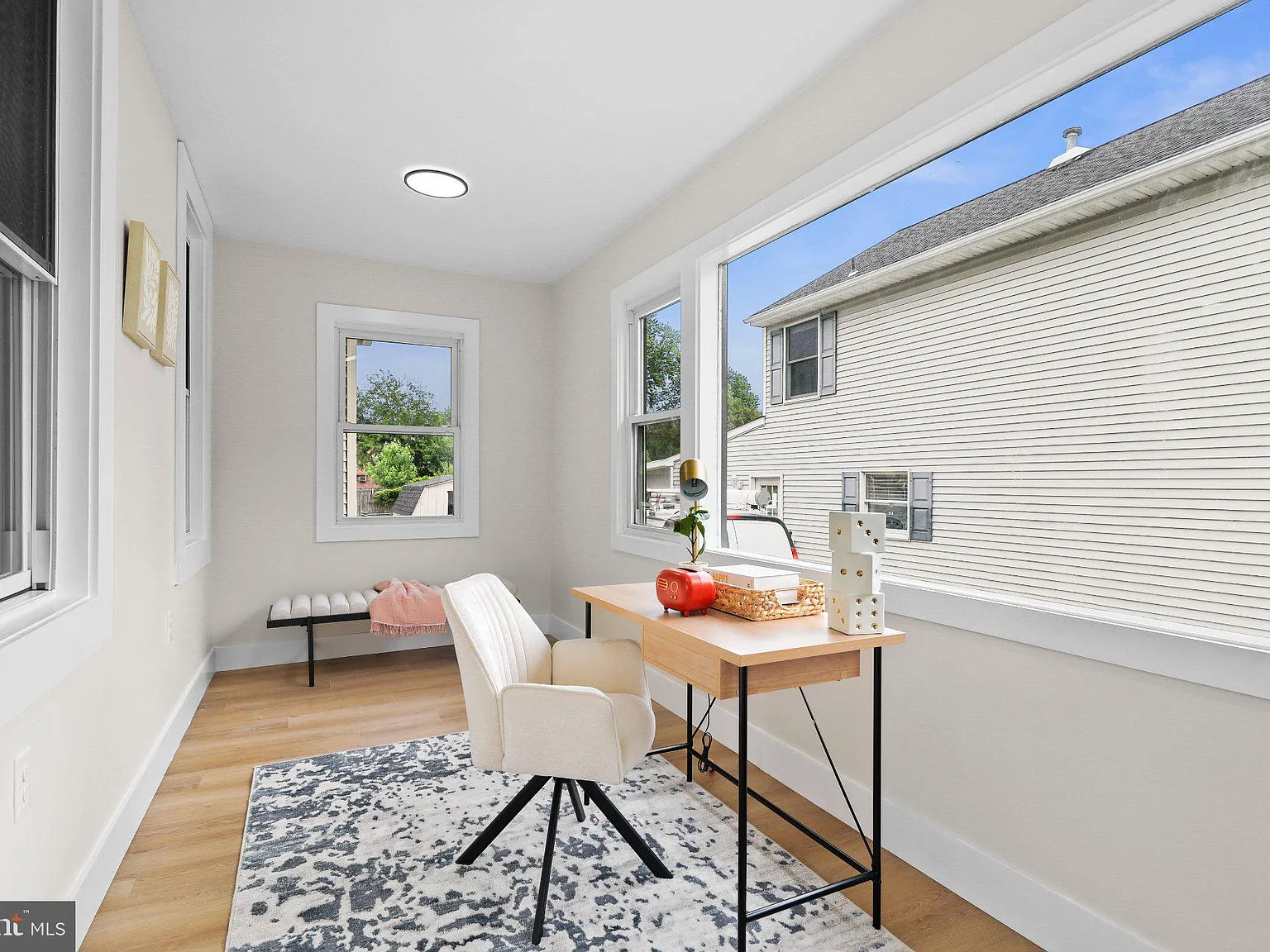 4 bed, 2.0 bath, 1750 sqft, $3,600 — Photo 4