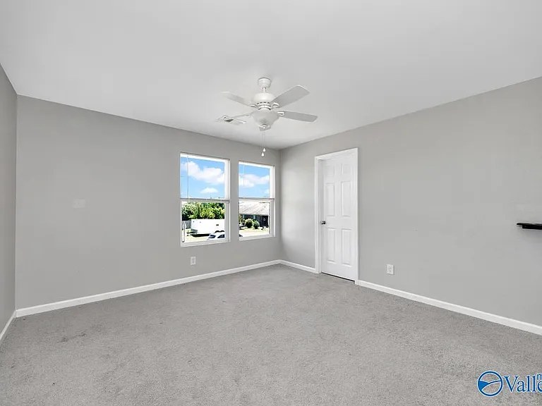 3571 Avalon Lake Dr — Photo 9
