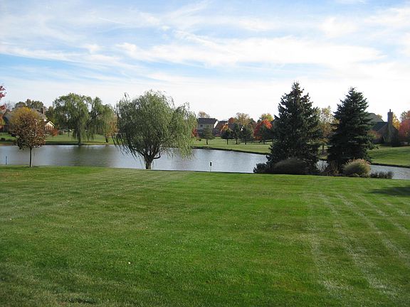 4th image of 10292 Nicole Dr
