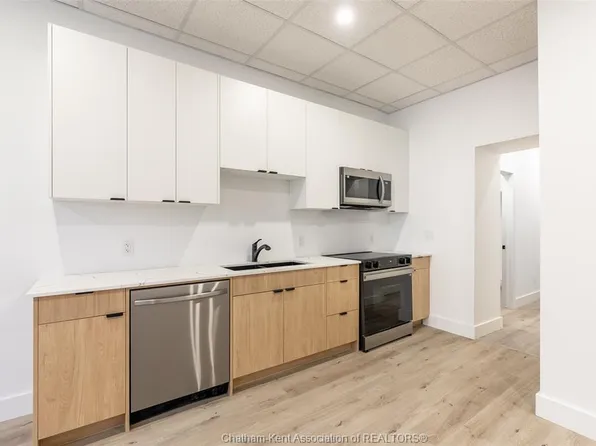 138 King St W #207, Chatham Kent, ON N7M 1E3