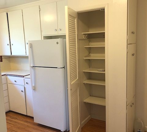3rd image of 751 Roble Ave APT 4