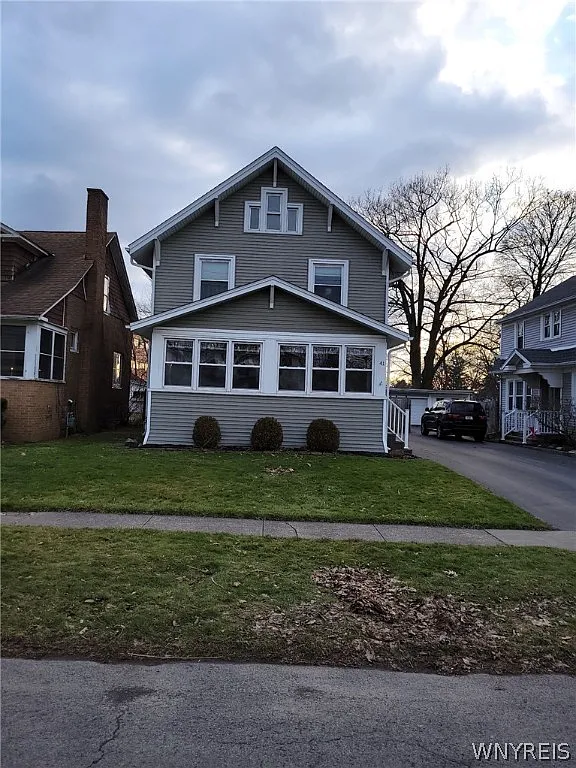 41 Beverly Ave photo 1