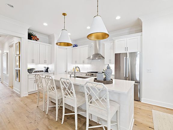 2nd image of 39 W Firethorn Cir