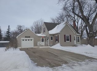 319 E Pacific St, Litchfield, MN 55355