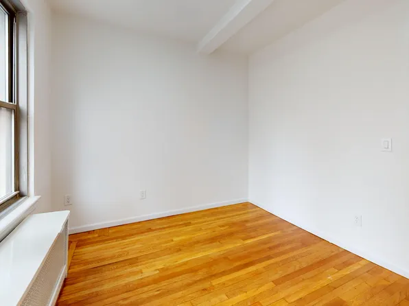 301 East 38th Street image 11 of 25