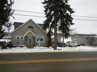 10507 Wales Rd, Erie, PA 16510