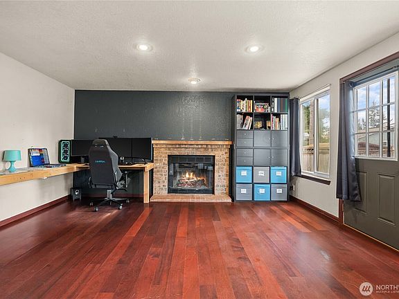 4th image of 2212 149th Street E