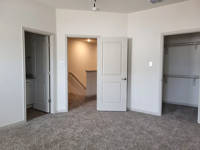 7636 Magnolia Vlg #101 — Photo 16