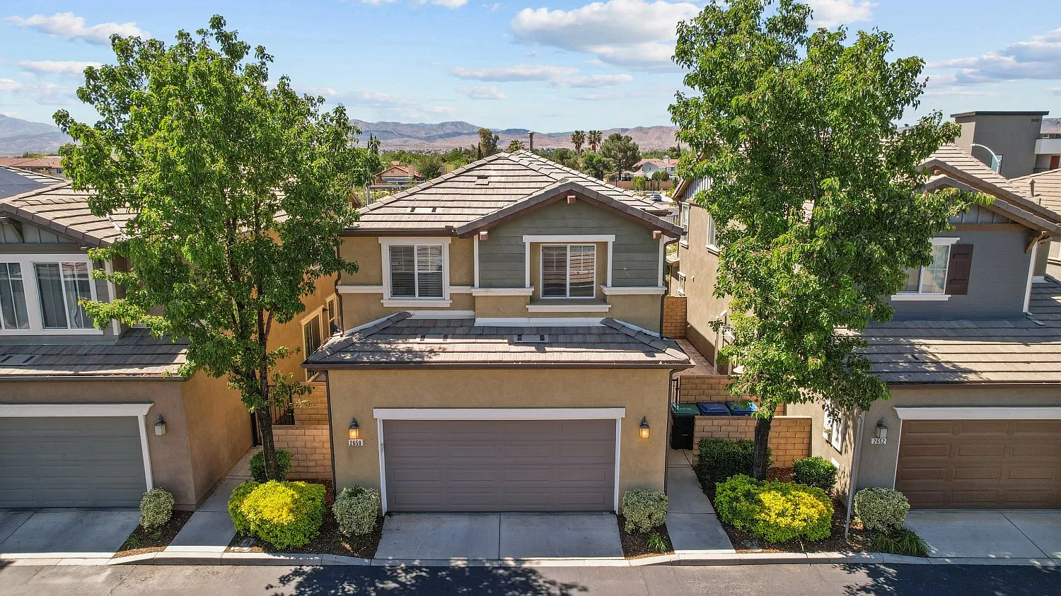 4 bed, 2043 sqft, $3,100 — Photo 1