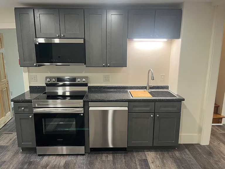 121 Park St #2 — Photo 1