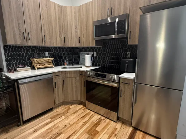 595 3rd Avenue image 2 of 7