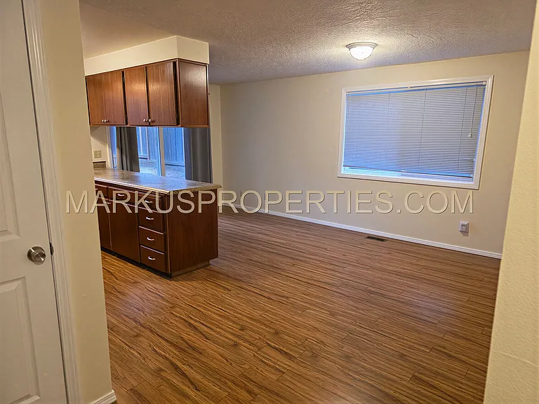 8367 SW Tygh Loop — Photo 7