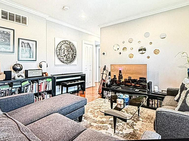 3149 N Drake Ave #2S — Photo 13