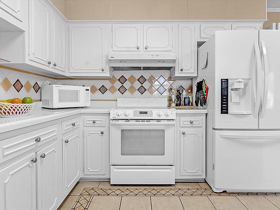 4th image of 5734 Dunwoody Ave