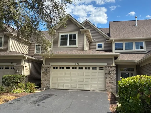 371 Hickory Ln, South Elgin, IL 60177