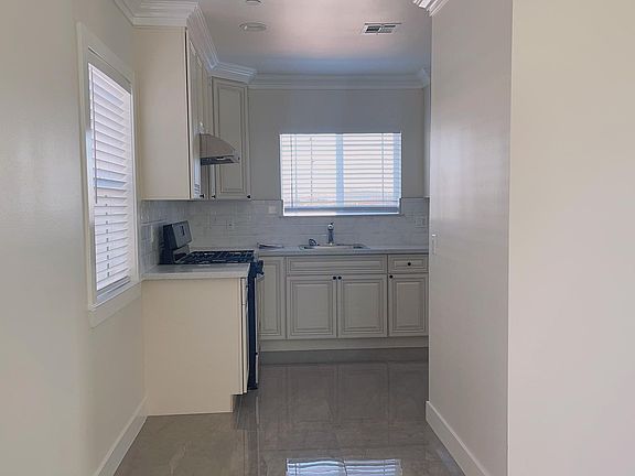 3rd image of 7653 Marsh Ave
