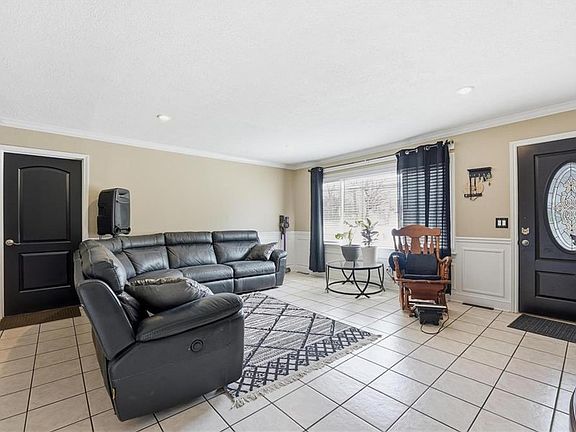 3rd image of 1604 Woodland Blvd