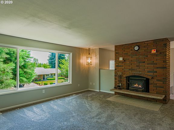 4th image of 1402 NE 125th St