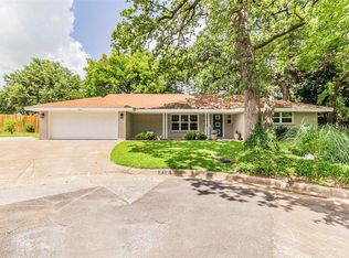 712 Club Oak Dr, River Oaks, TX 76114