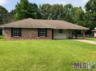 2614 Meadowood Dr, Slaughter, LA 70777