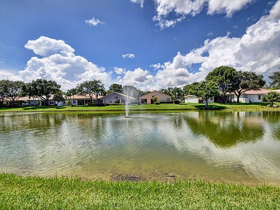 3rd image of 9685 Arbor View Dr N