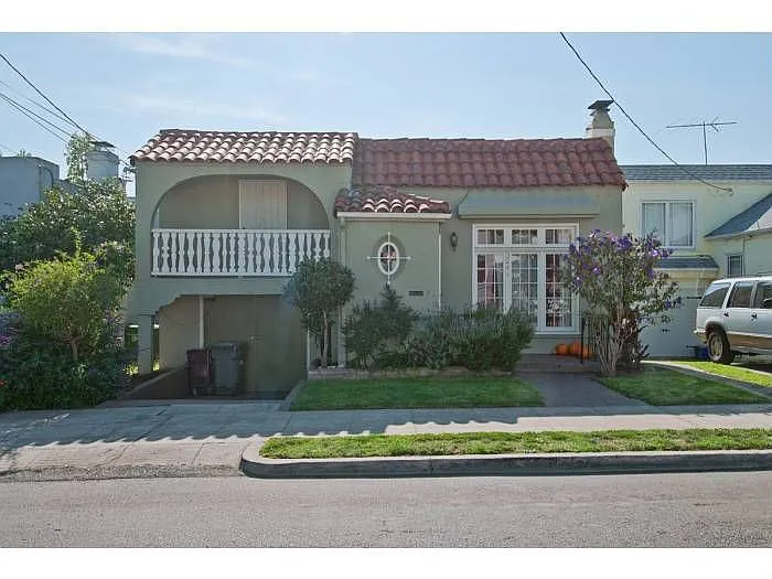 3249 Bona St photo 1