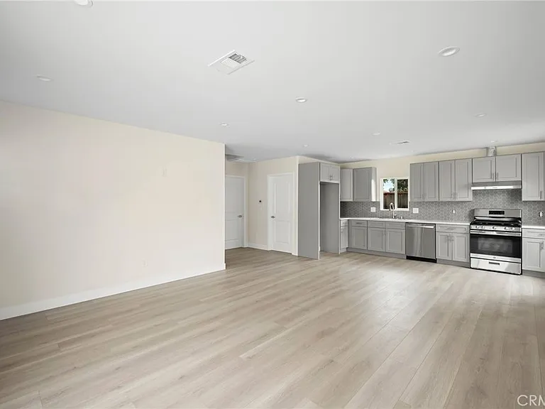 2657 N Brighton St — Photo 5