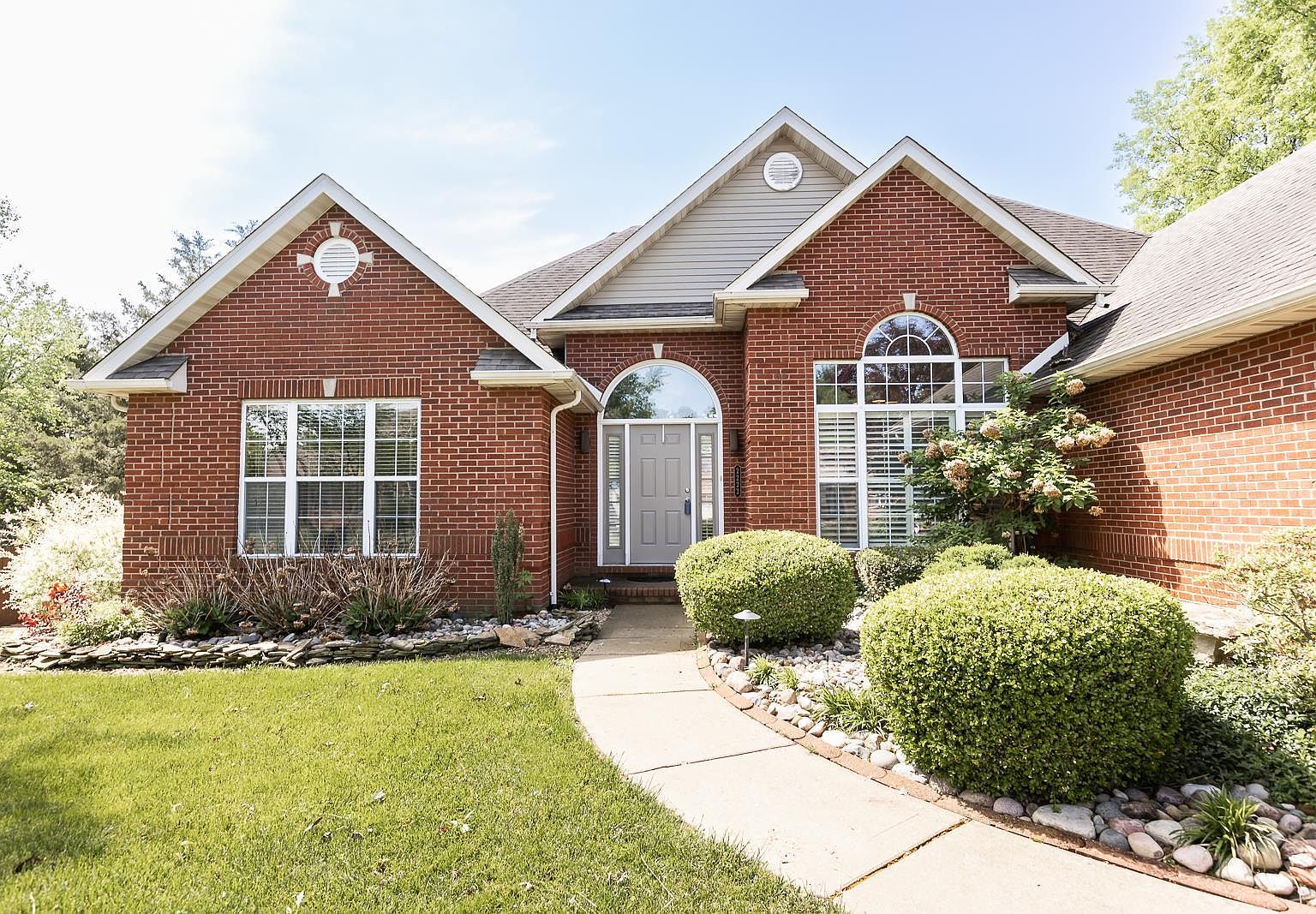 2222 Deer Springs Trl, Shiloh, IL 62221 Zillow