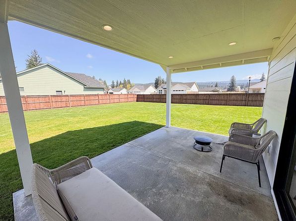 200 W Oak St, Yacolt, WA 98675
