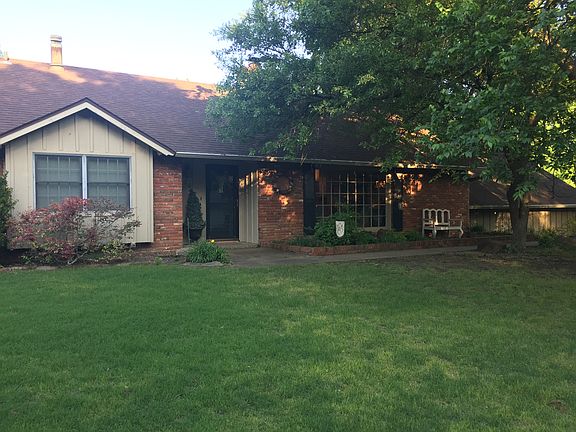 3rd image of 20 Woodlands Dr