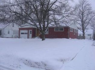 112 Lynnhaven Dr, North Syracuse, NY 13212