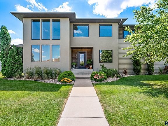 2nd image of 7601 S Ridgestone Dr