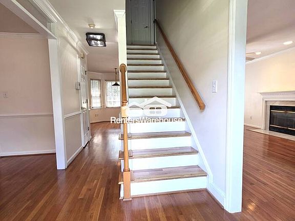 5th image of 711 Sanderson Dr