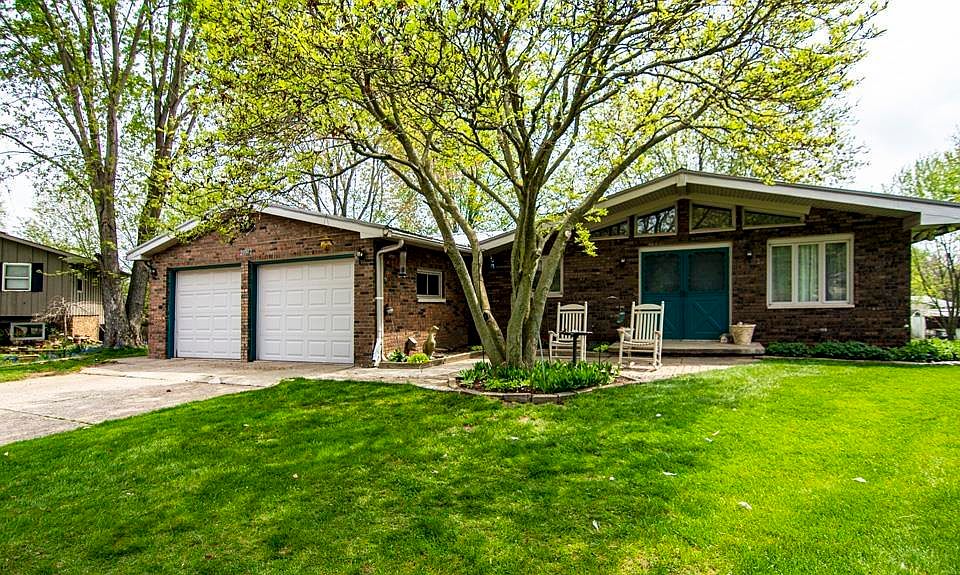 1st image of 23542 Pleasantwood Ct