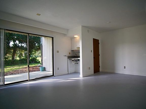 4th image of 5060 Sherwood Ln