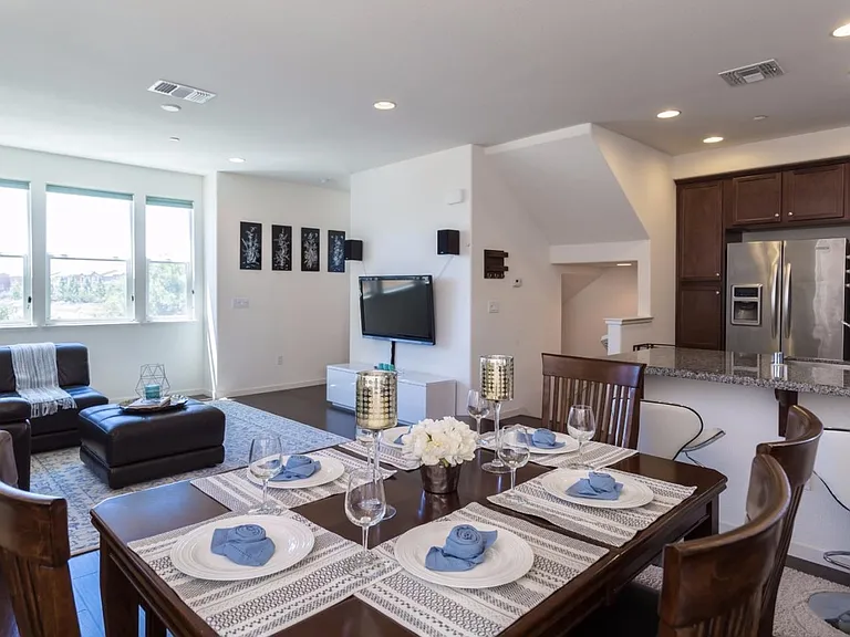 2nd floor - living room