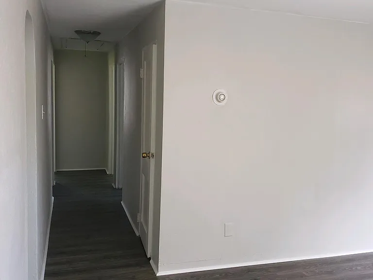 431 Howell Dr — Photo 7