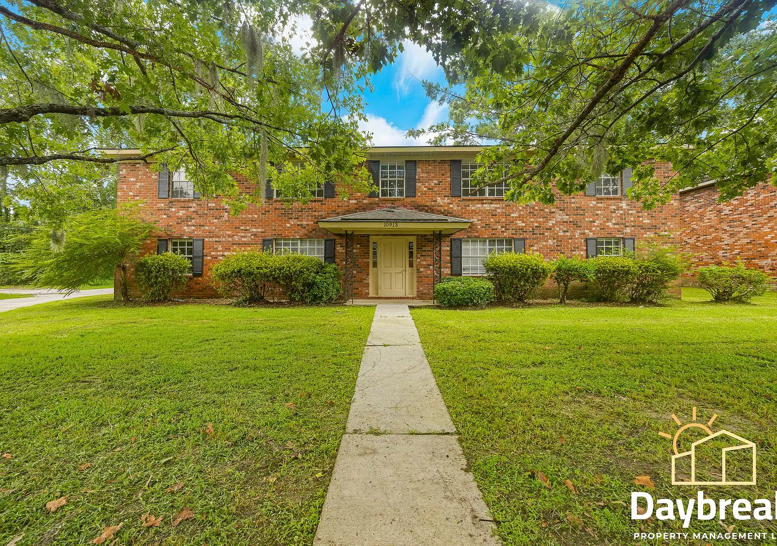 10913 Queen Ann — Photo 1